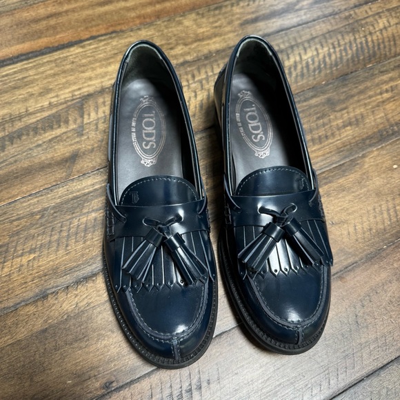 TOD’s | Italian Tassel Fringe Loafers in Navy NWOT - Picture 1 of 13